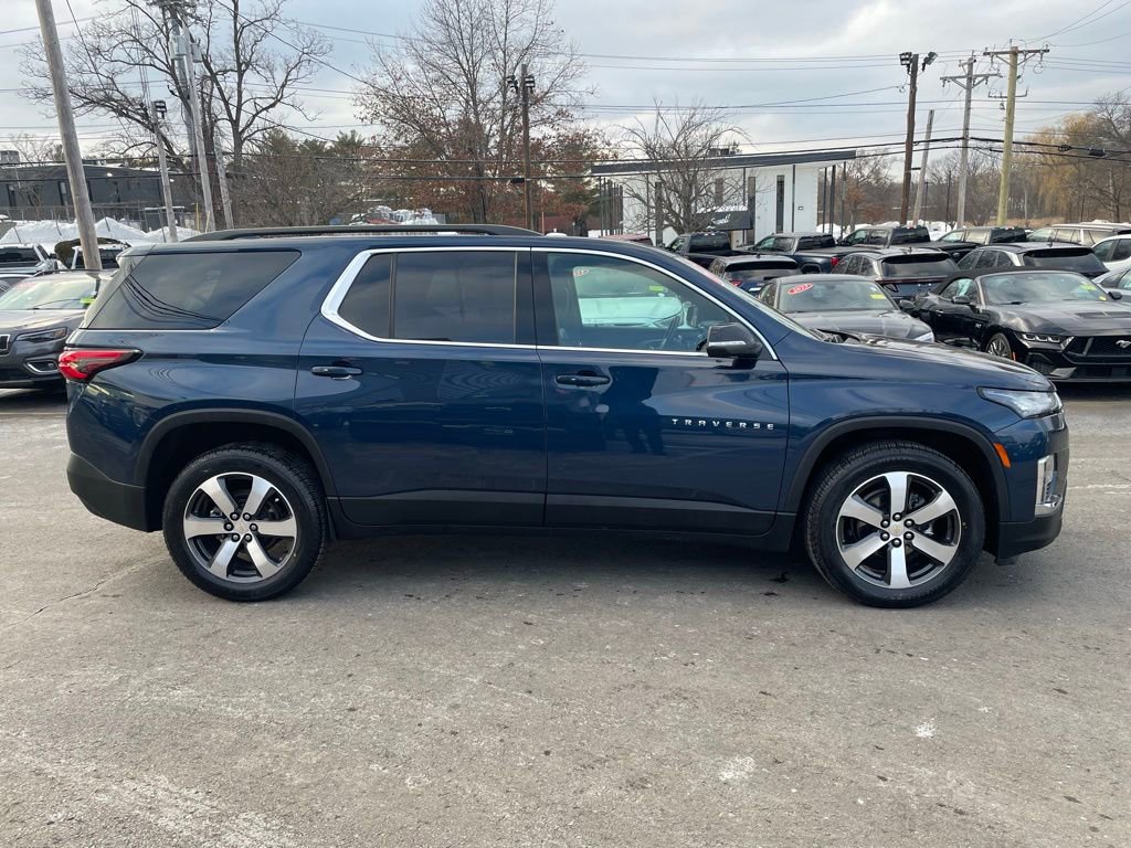 Used 2023 Chevrolet Traverse LT w/ LT Premium Package image 7