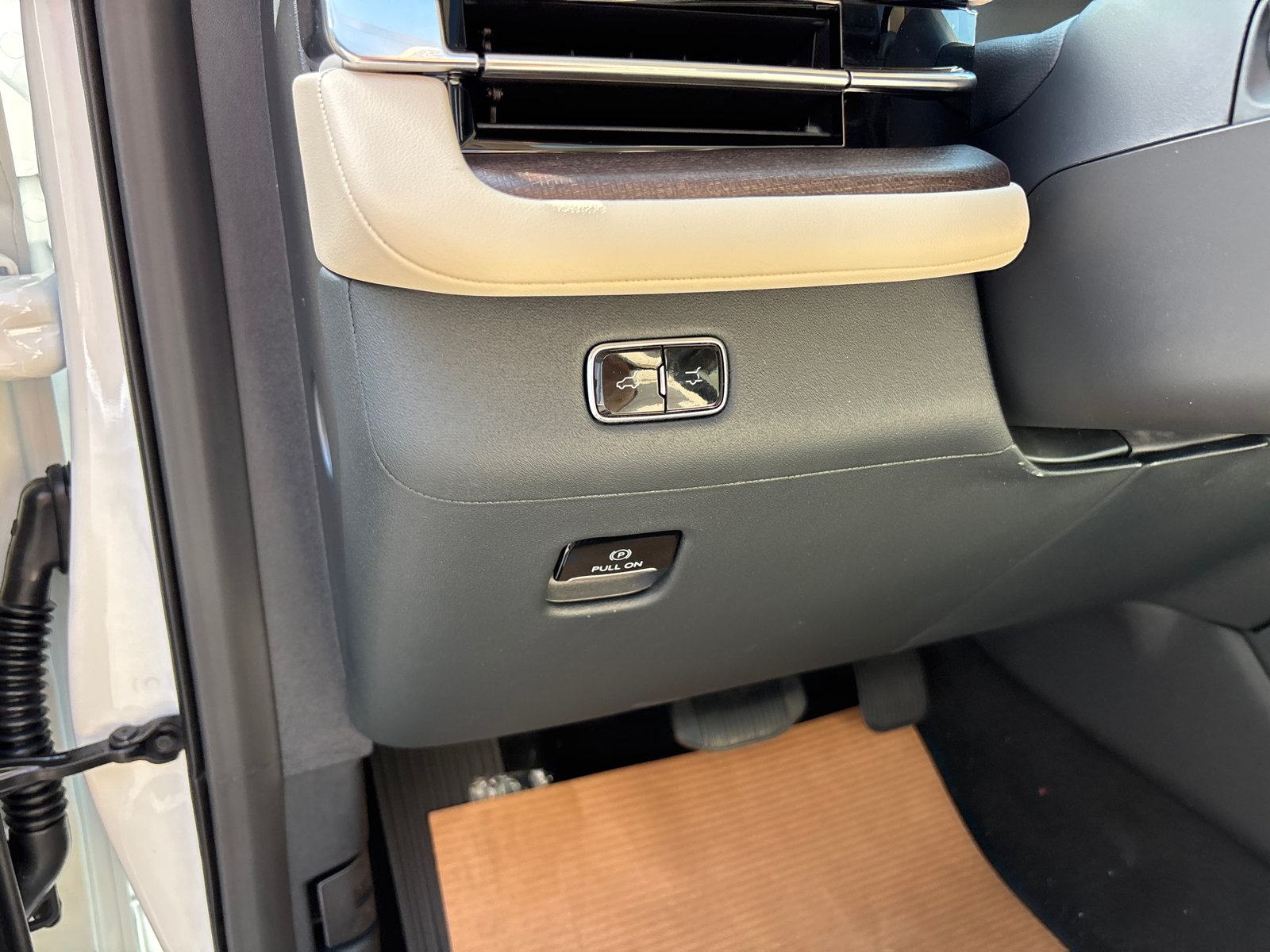 New 2027 Lincoln Navigator Reserve AWD/4WD image 13