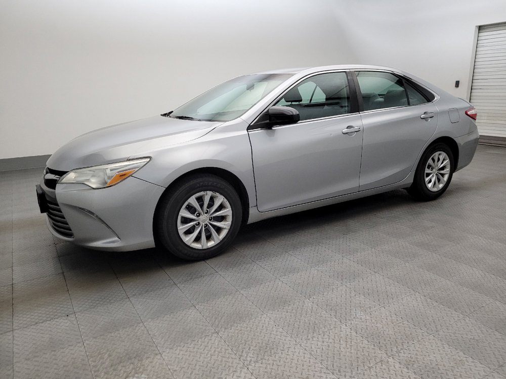 Used 2015 Toyota Camry LE FWD image 2