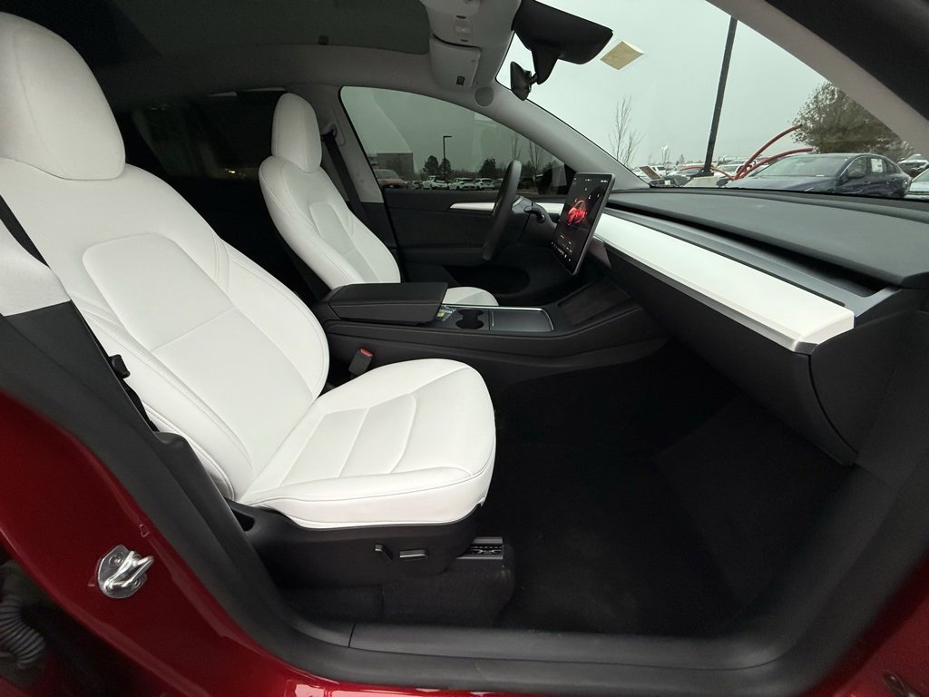 Used 2025 Tesla Model Y Performance image 30