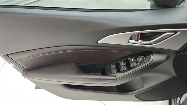 Used 2018 MAZDA MAZDA3 Touring image 25