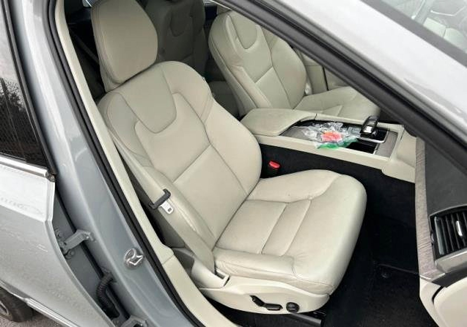 Certified 2024 Volvo XC90 B6 Plus image 14