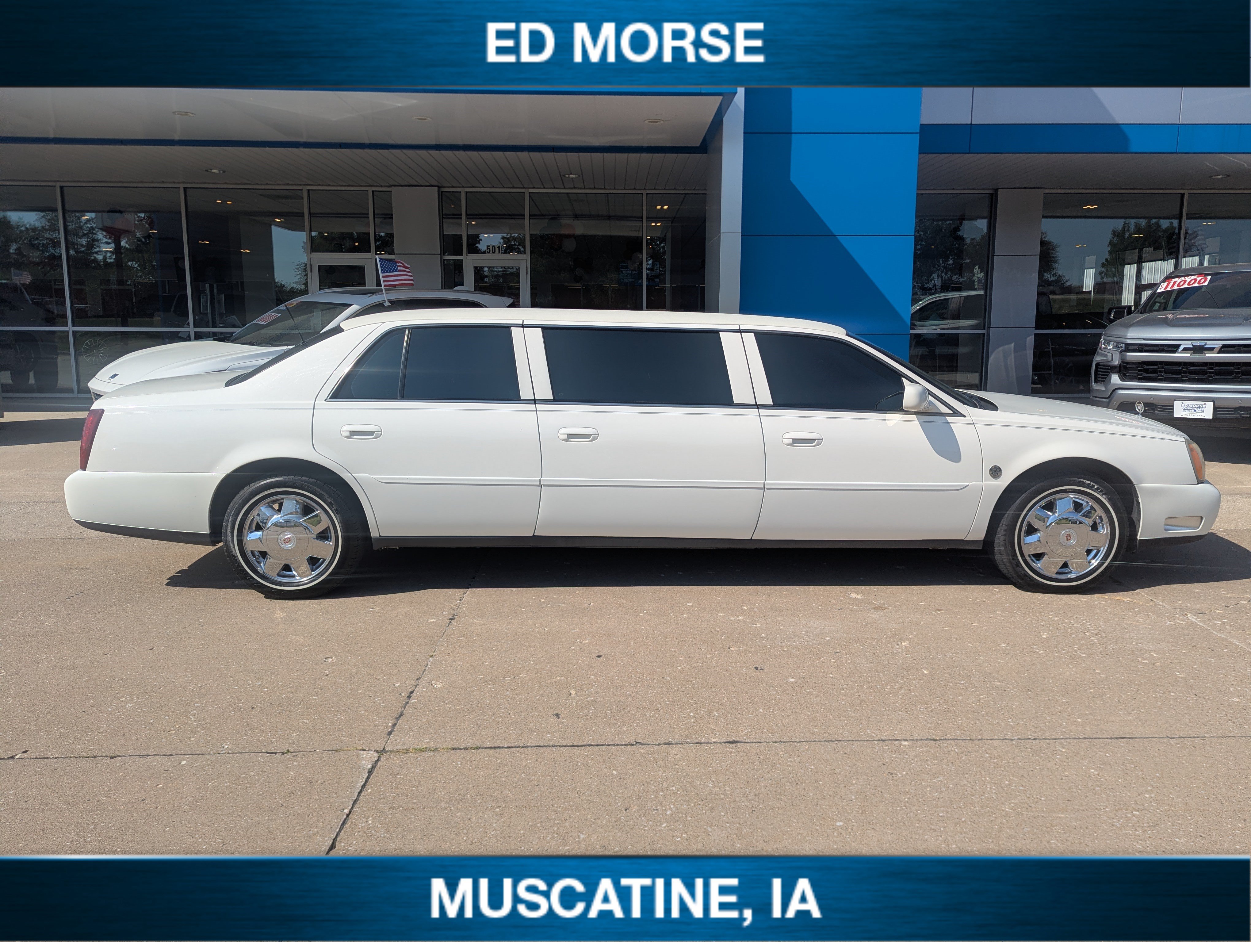 Used 2002 Cadillac De Ville Limousine FWD image 3