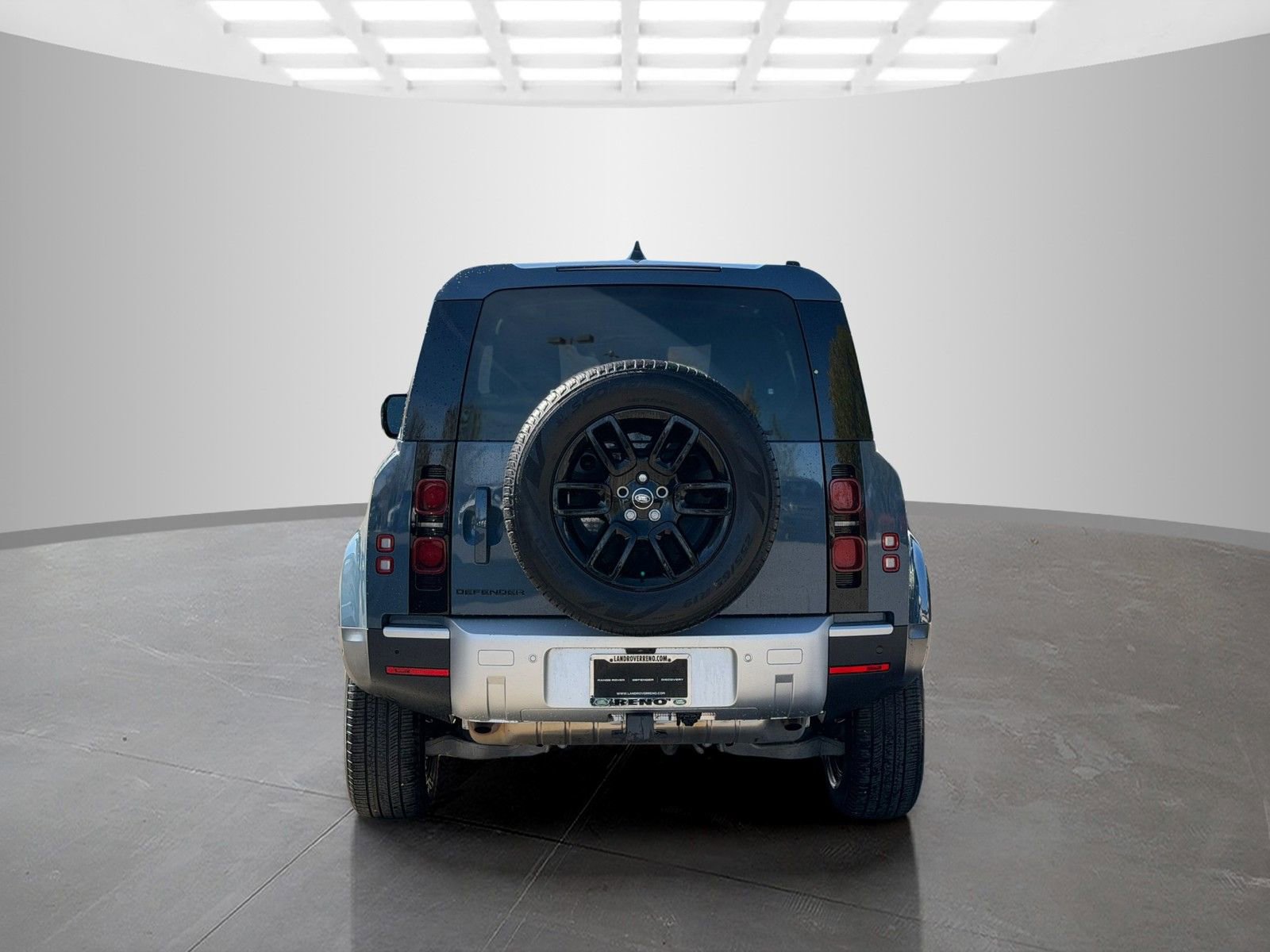 Used 2025 Land Rover Defender 90 S image 6