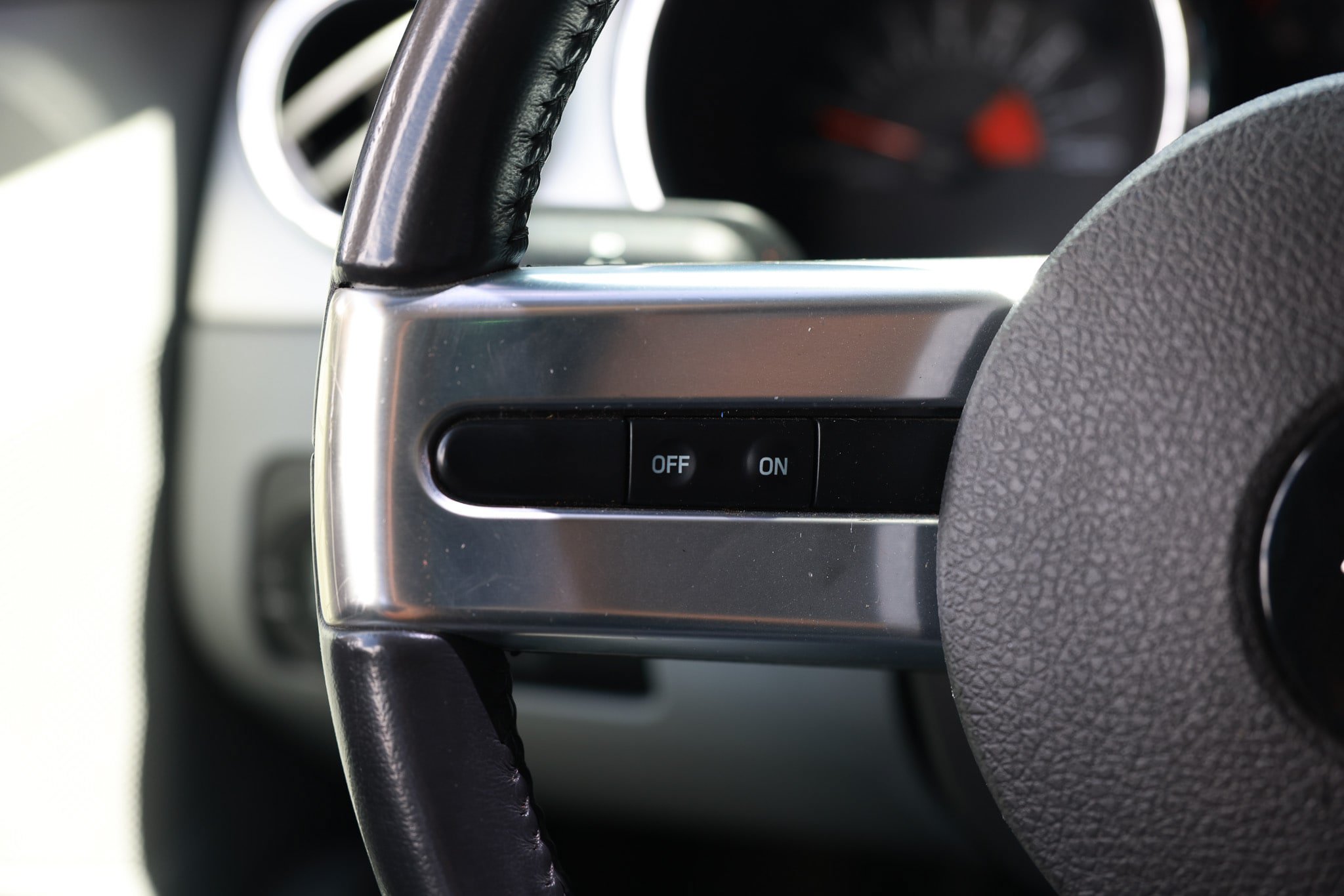 Used 2006 Ford Mustang GT Premium RWD image 30
