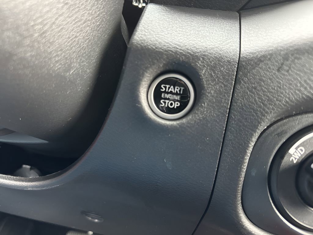 Used 2023 Nissan Frontier PRO-4X w/ Technology Package image 21