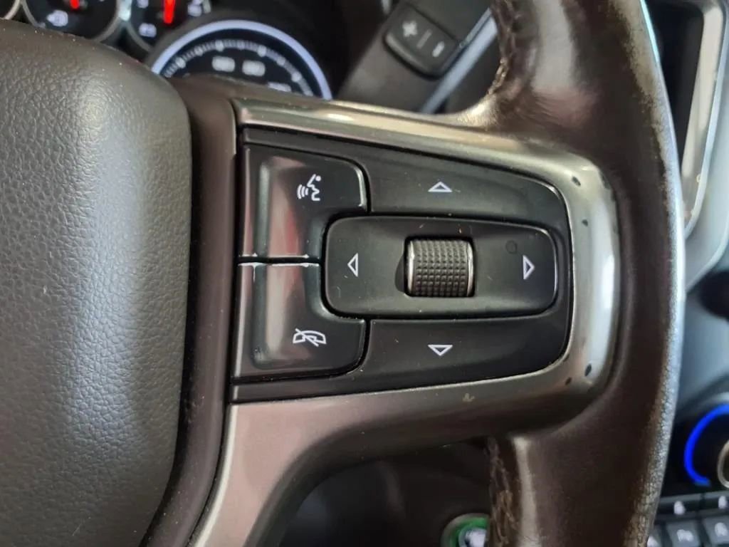 Used 2021 Chevrolet Silverado 1500 LT w/ Safety Package II AWD/4WD image 24