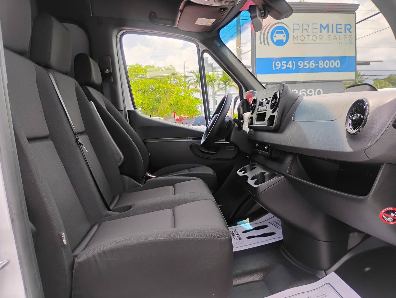 Used 2025 Mercedes-Benz Sprinter 2500 image 14