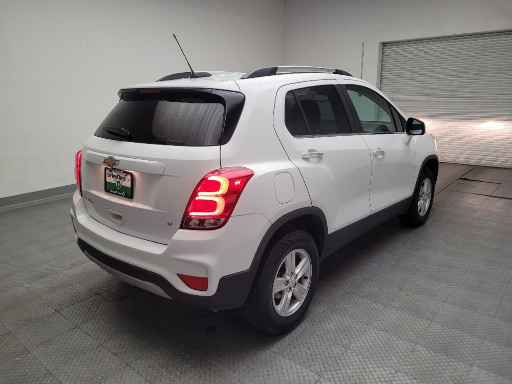 Used 2018 Chevrolet Trax LT w/ LT Convenience Package image 9