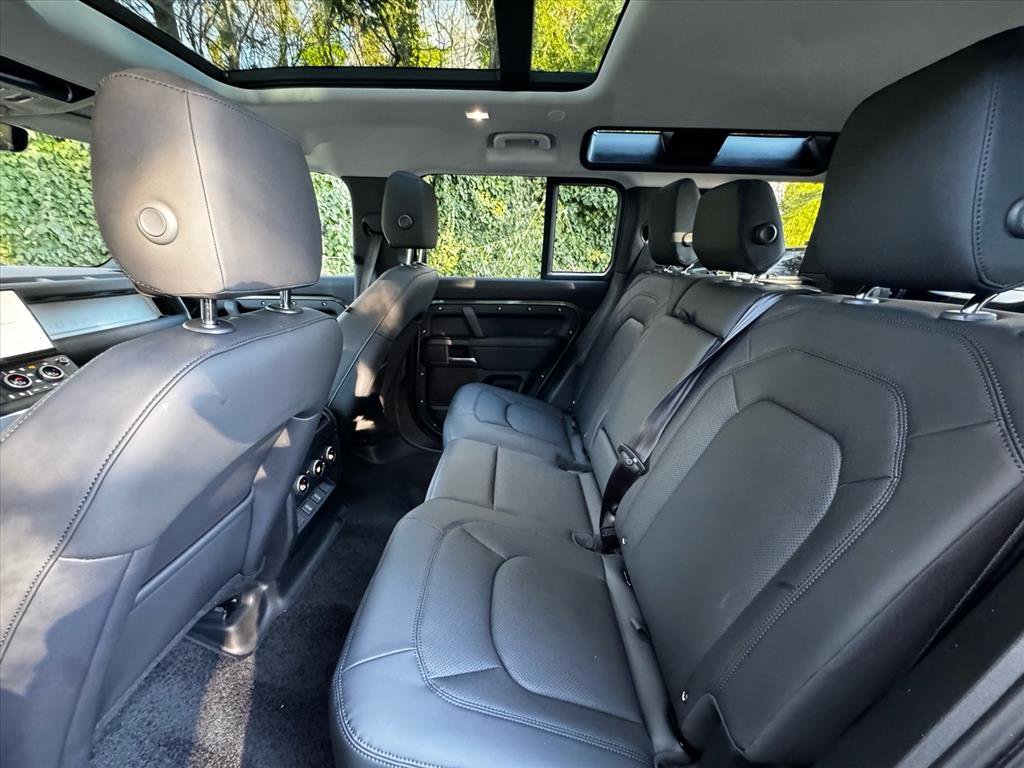 Used 2026 Land Rover Defender 110 S image 18