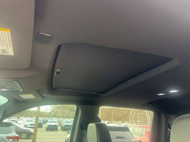 Used 2021 Chevrolet Silverado 1500 High Country w/ Technology Package image 16