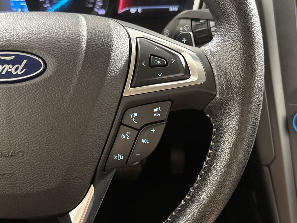 Used 2019 Ford Fusion SE w/ Equipment Group 151A FWD image 16