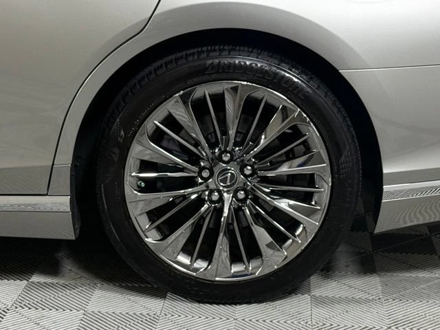 Used 2022 Lexus LS 500 w/ Accessory Package (Z2) RWD image 13