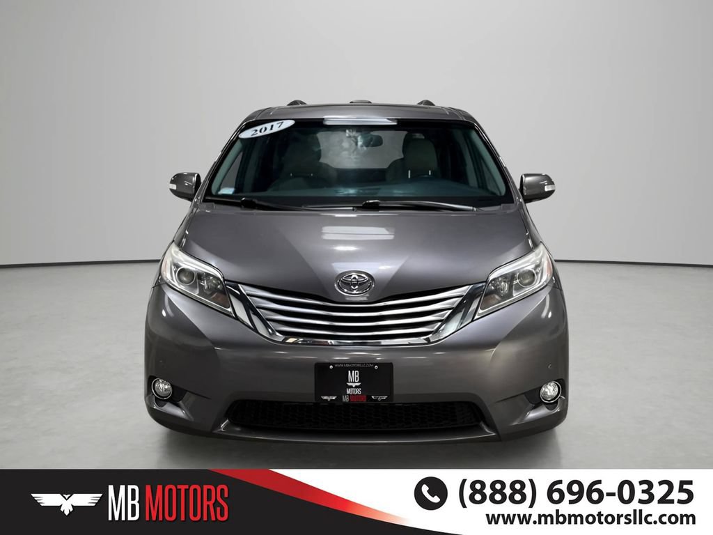 Used 2017 Toyota Sienna Limited AWD/4WD image 2