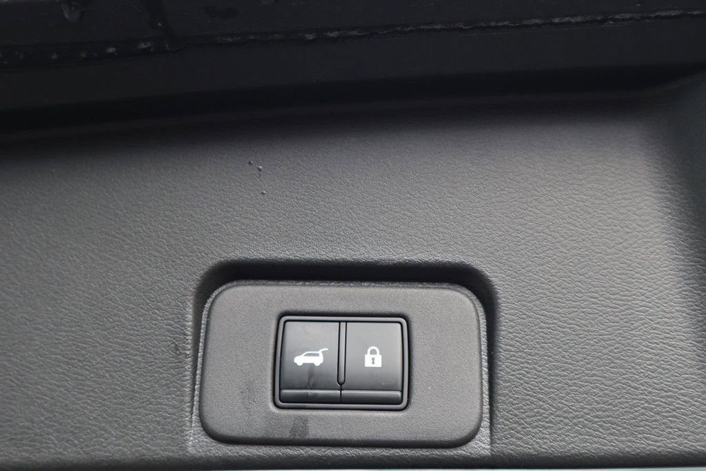 Certified 2022 Nissan Rogue Platinum w/ Head-Up Display Package image 34