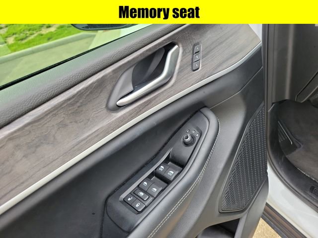 Used 2023 Jeep Grand Cherokee Limited AWD/4WD image 21