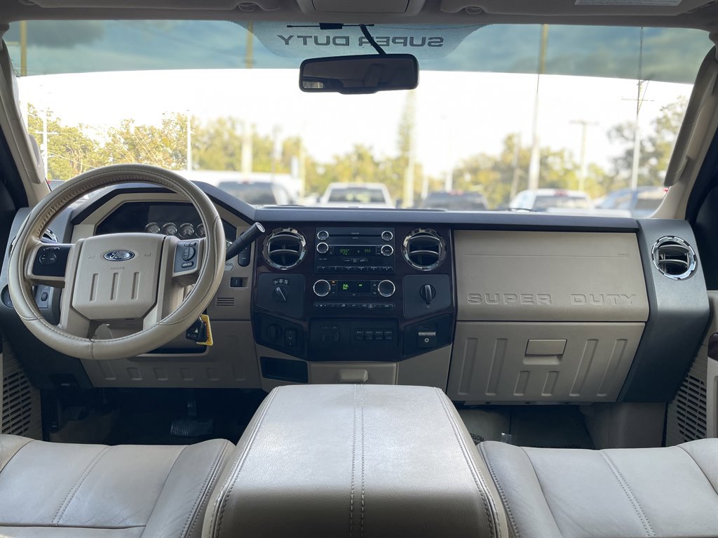 Used 2010 Ford F250 Lariat image 5