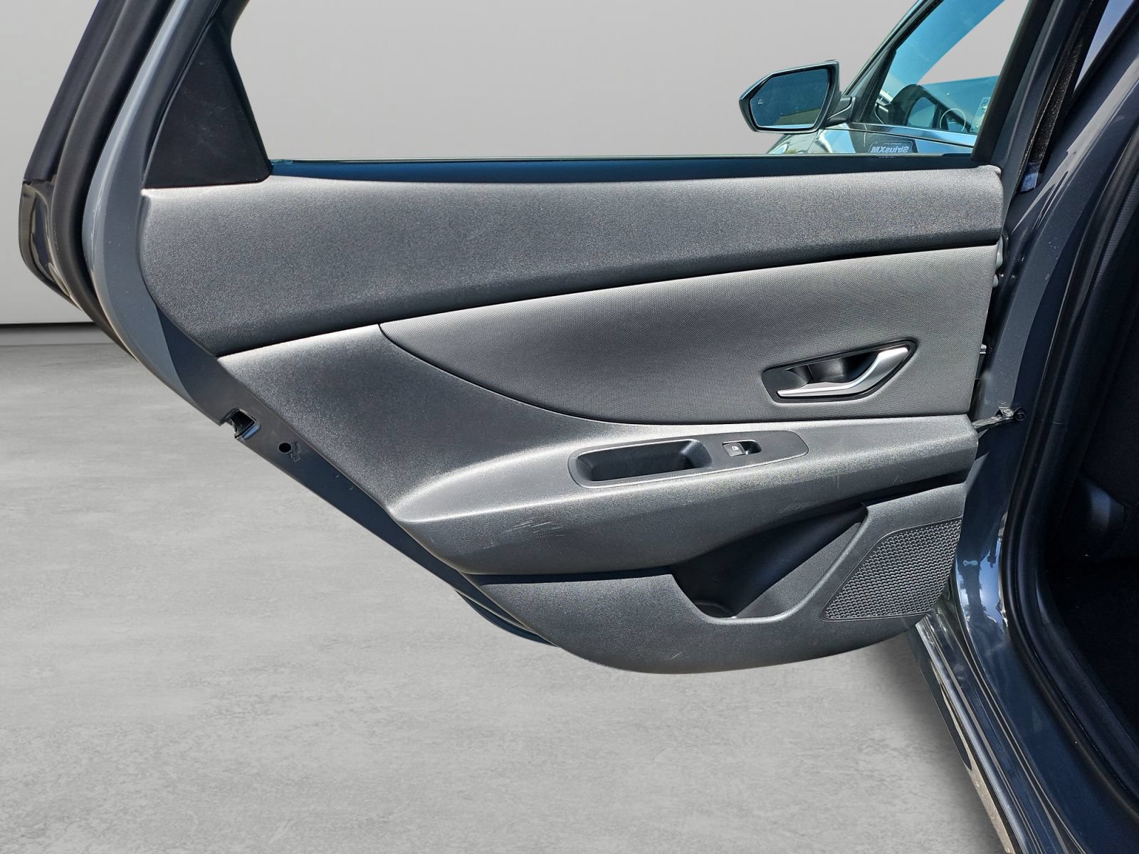 Used 2025 Hyundai Elantra SEL FWD image 35