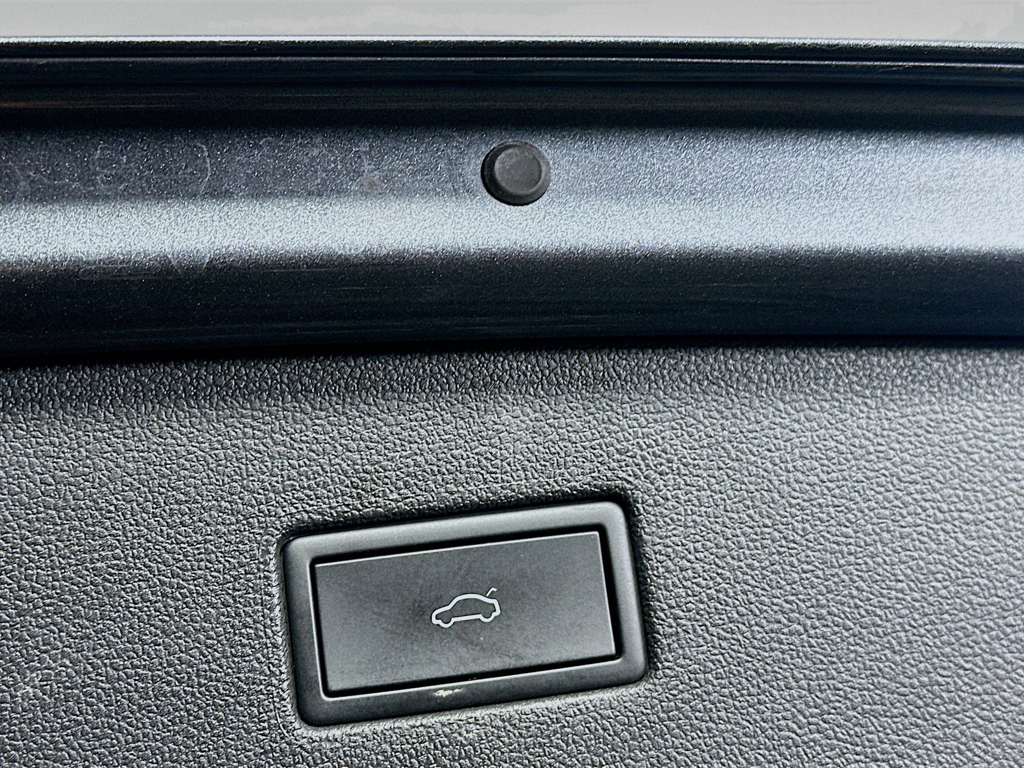 Used 2024 Volkswagen Tiguan Wolfsburg Edition image 27