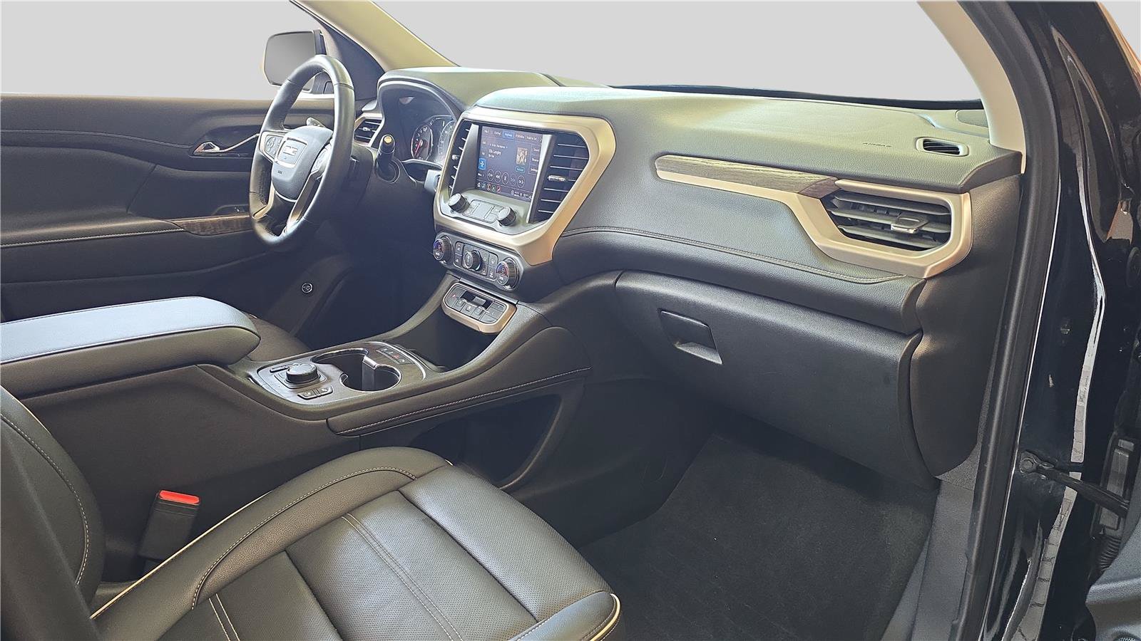 Used 2023 GMC Acadia Denali w/ Denali Ultimate Package AWD/4WD image 16