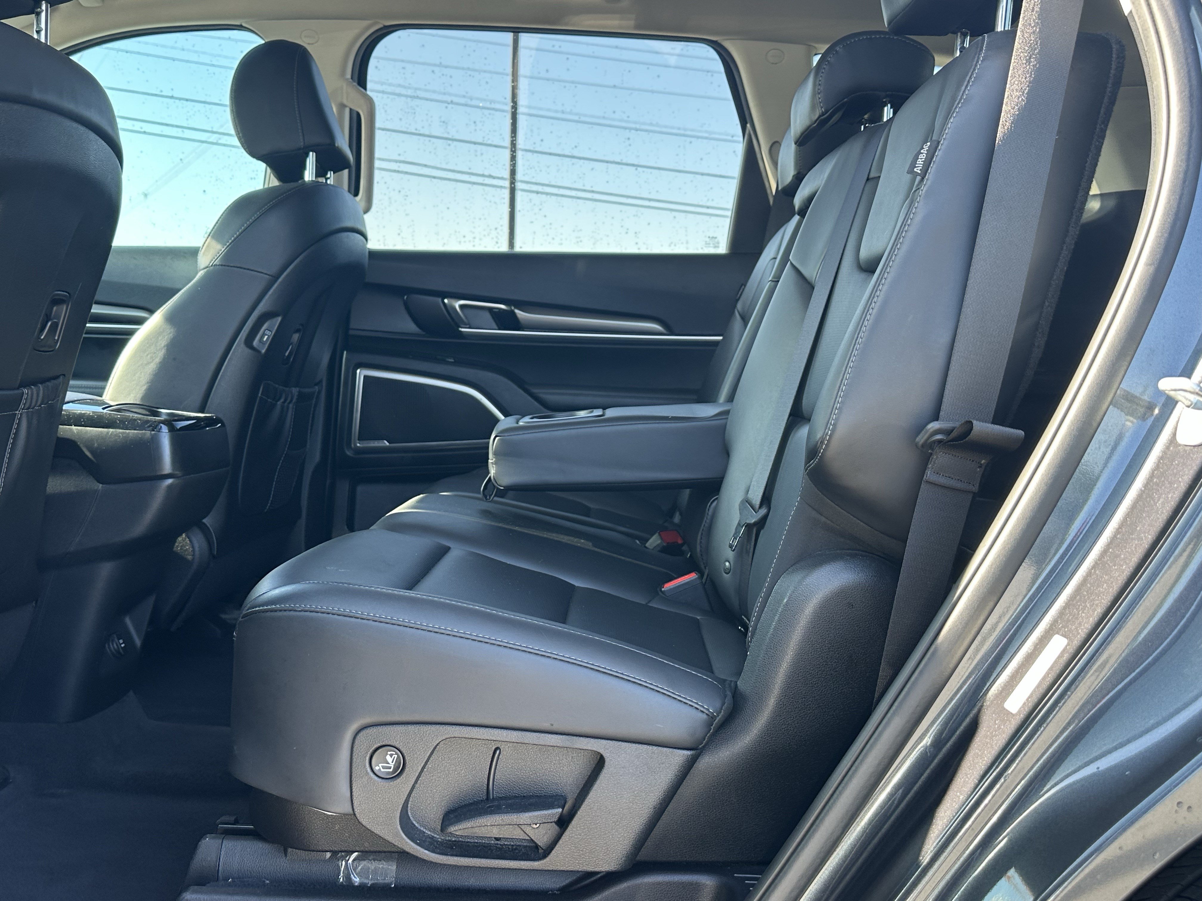 Used 2024 Kia Telluride LX FWD image 19
