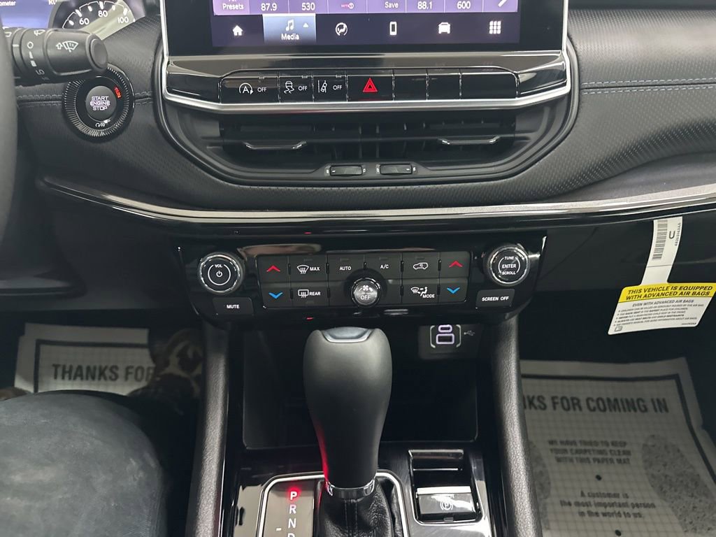 New 2026 Jeep Compass Latitude image 40