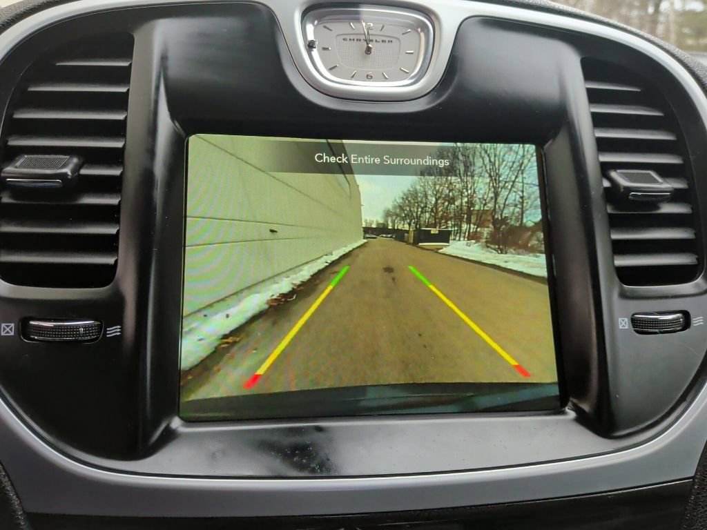 Used 2022 Chrysler 300 Touring w/ Sport Appearance Package image 26