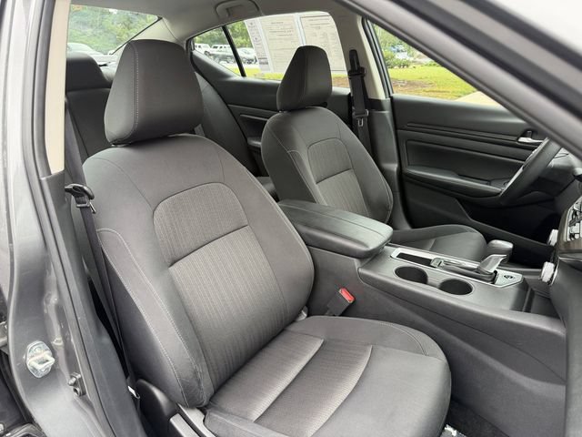 Used 2025 Nissan Altima 2.5 SV FWD image 30