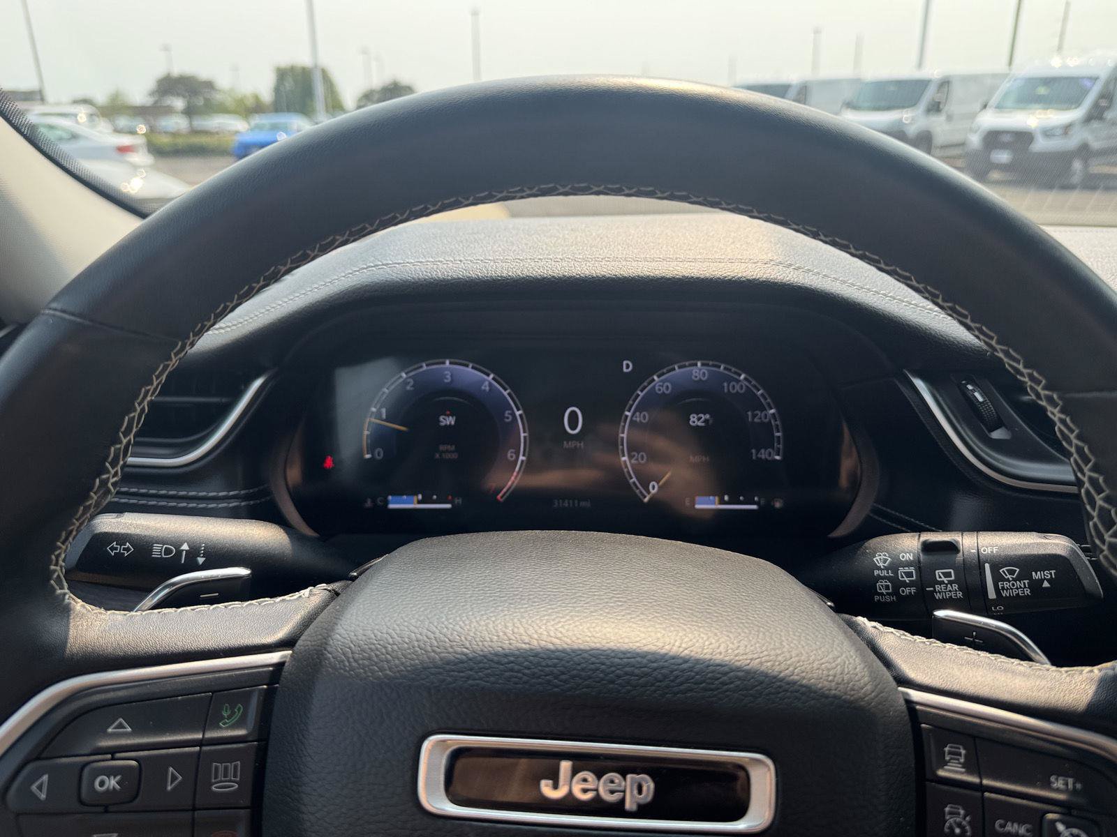 Used 2022 Jeep Grand Cherokee Limited AWD/4WD image 24