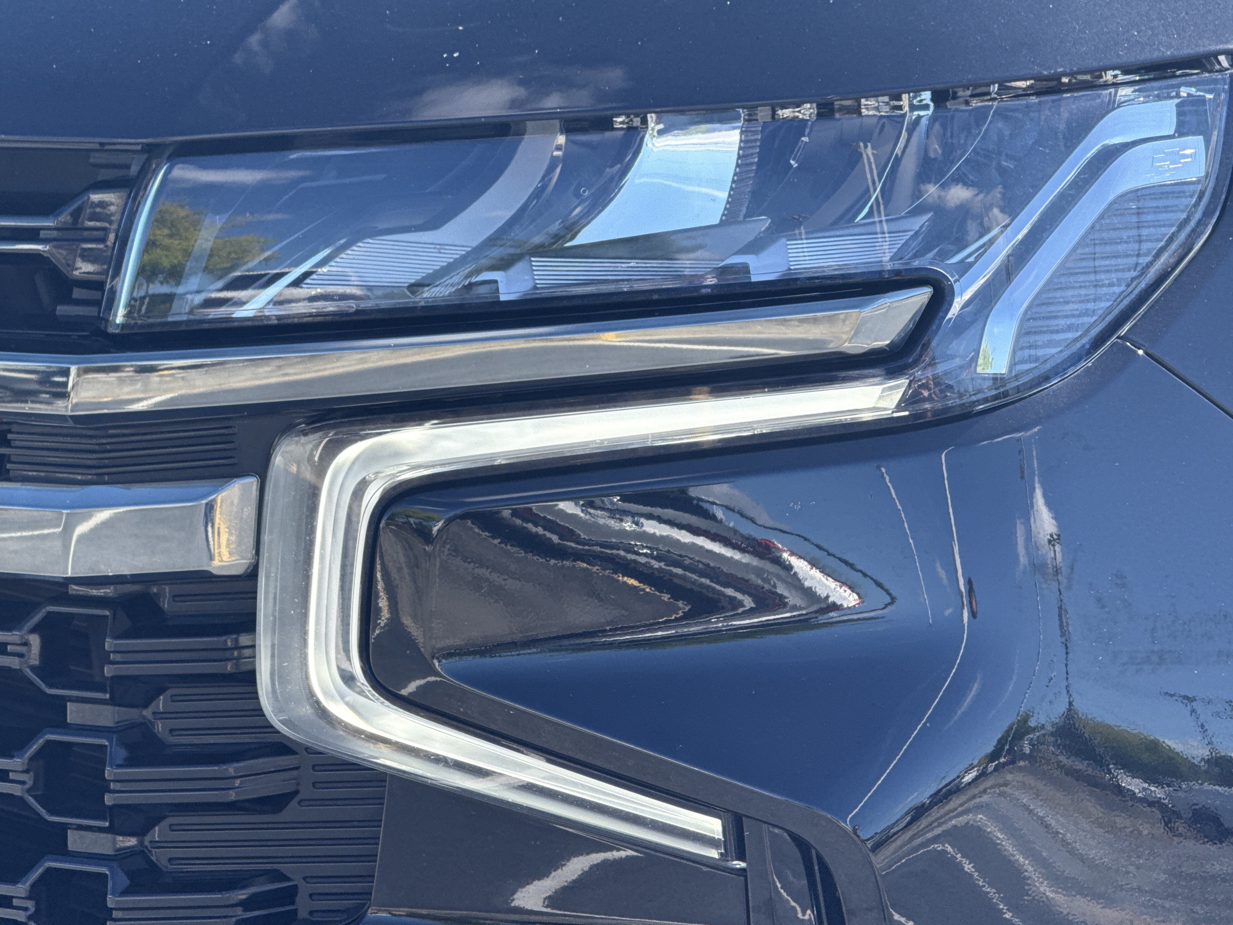 Used 2022 Chevrolet Tahoe Z71 w/ Z71 Off-Road Package AWD/4WD image 6