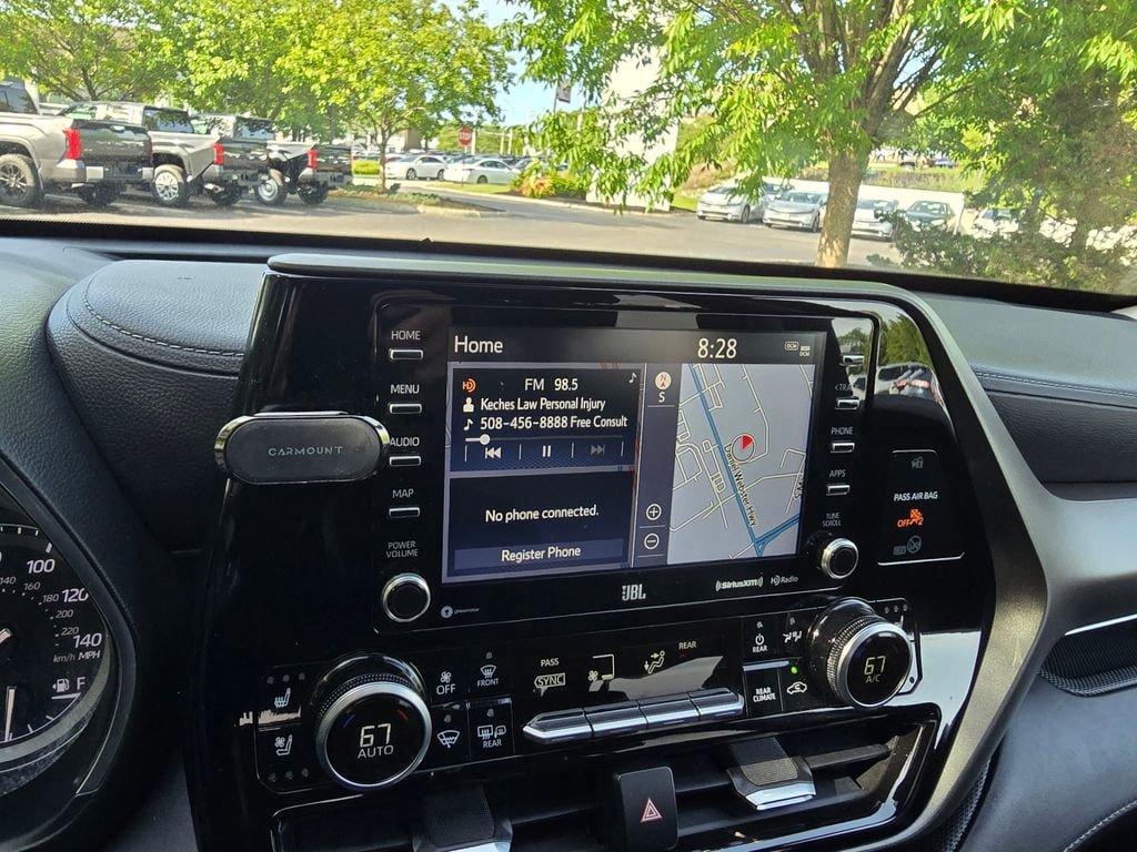 Used 2021 Toyota Highlander Limited AWD/4WD image 24