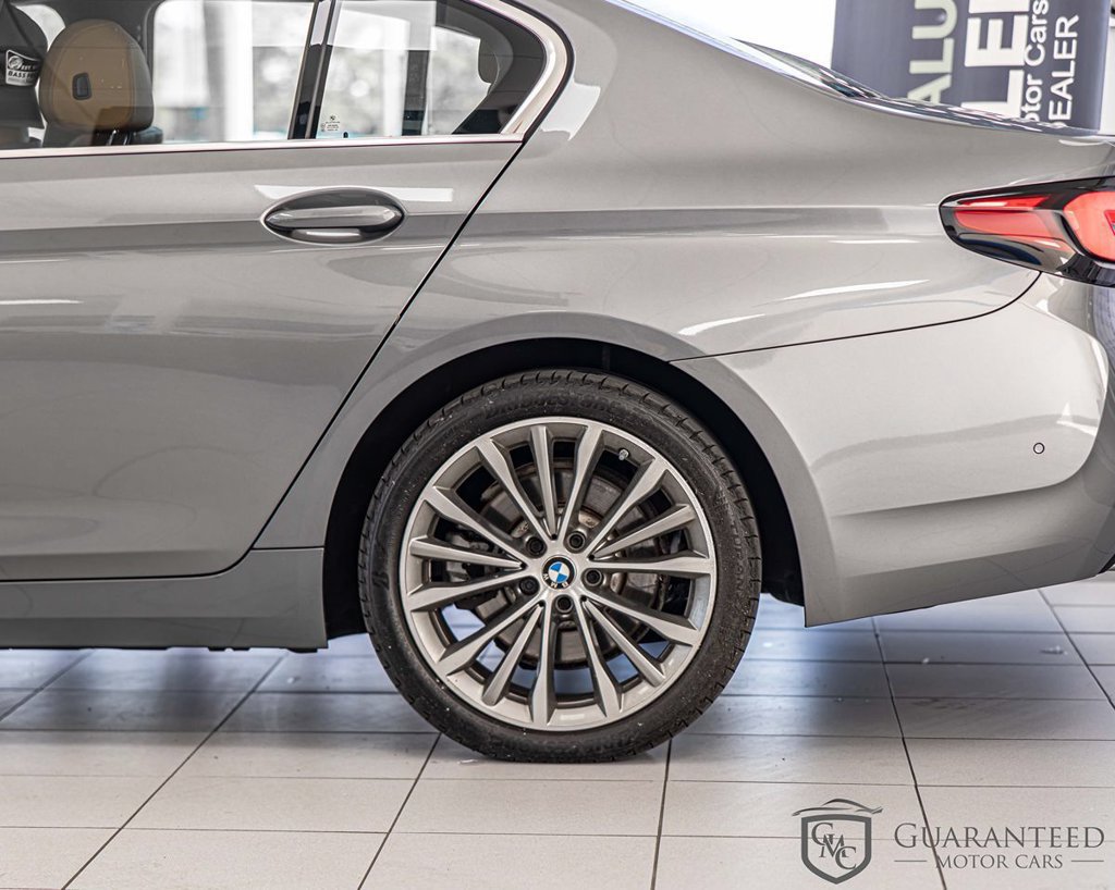 Used 2023 BMW 530i xDrive w/ Convenience Package AWD/4WD image 8