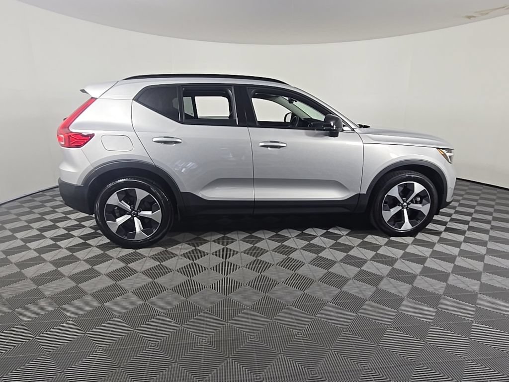 Certified 2023 Volvo XC40 B5 Ultimate w/ Climate Package AWD/4WD image 9
