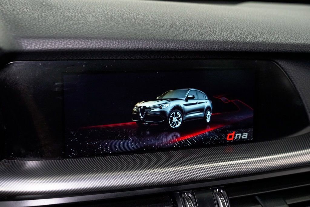 Used 2023 Alfa Romeo Stelvio Veloce image 17