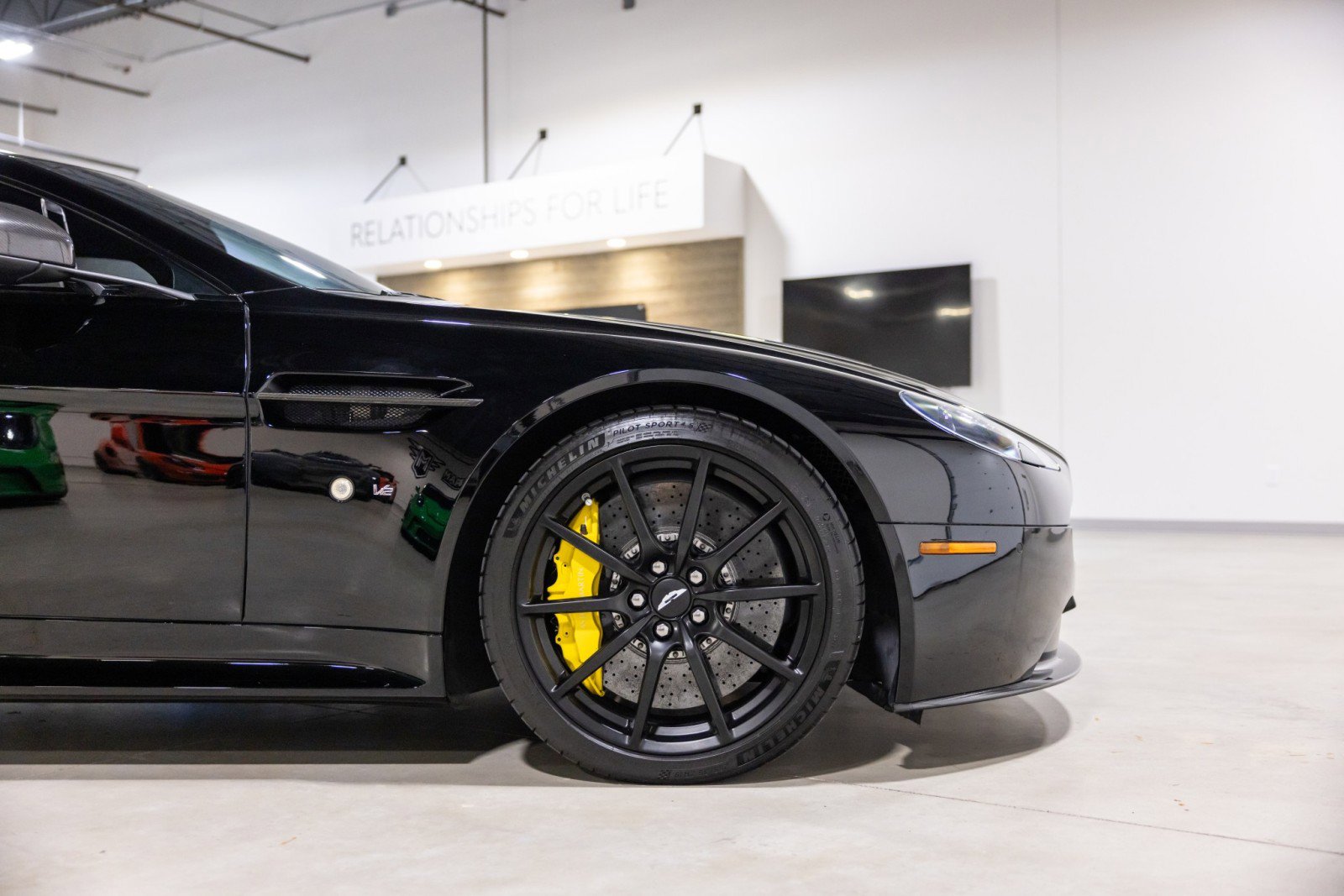 Used 2016 Aston Martin V12 Vantage S image 23