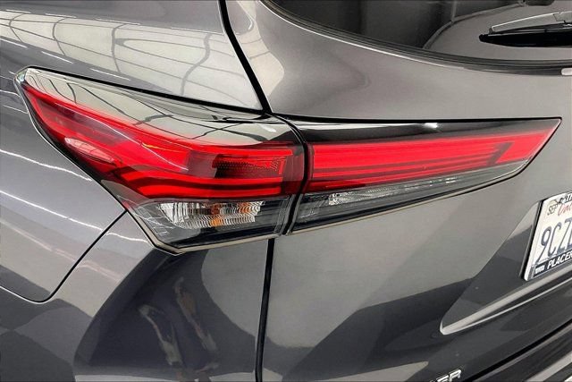 Used 2022 Toyota Highlander Platinum FWD image 30