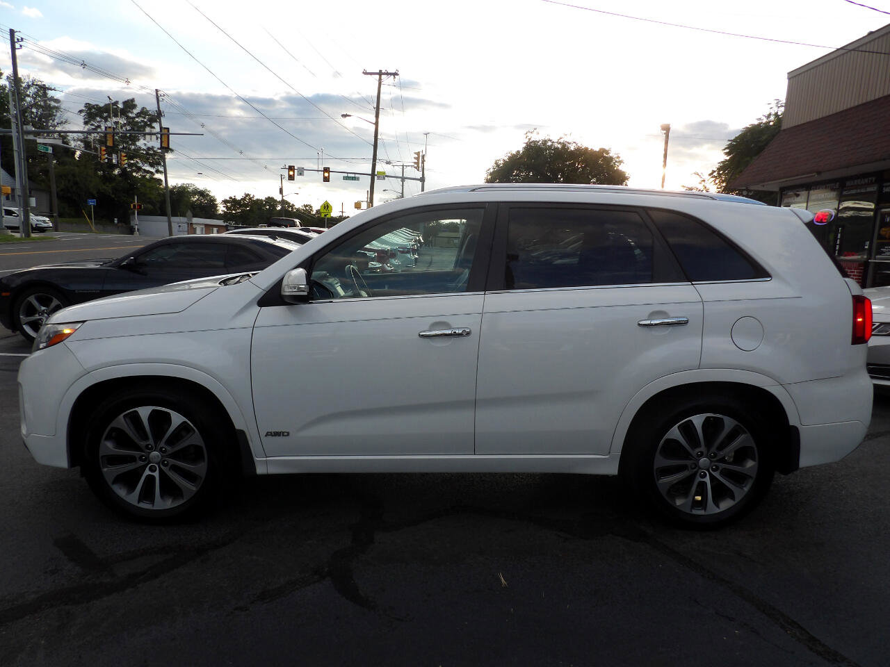 Used 2015 Kia Sorento SX image 2