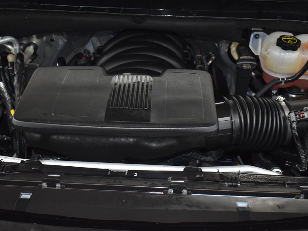 Used 2025 Chevrolet Tahoe RST w/ Comfort Package image 16