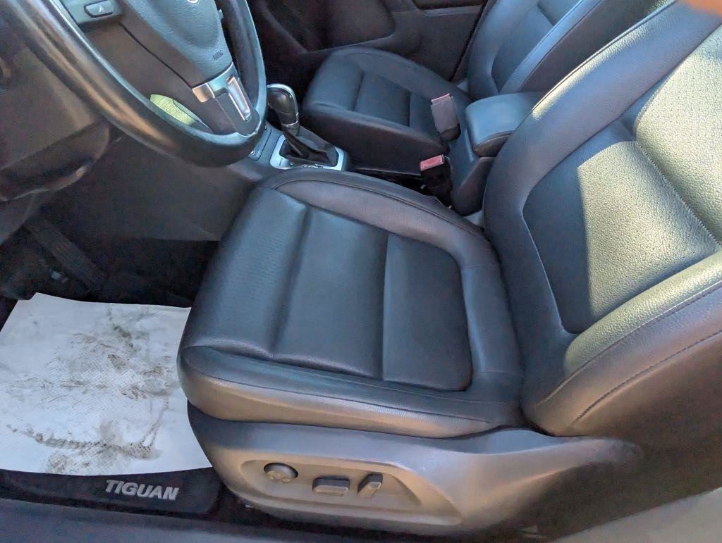 Used 2017 Volkswagen Tiguan Wolfsburg Edition AWD/4WD image 17