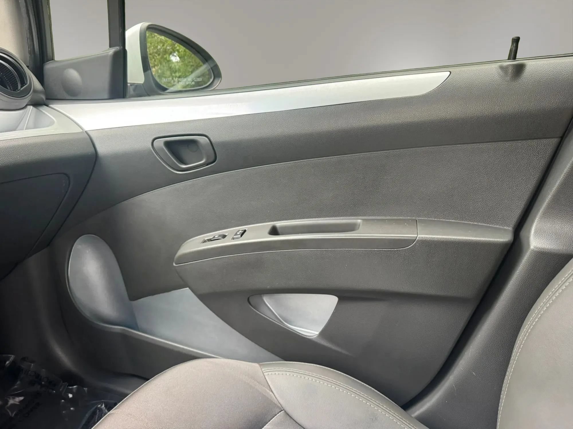 Used 2014 Chevrolet Spark LT FWD image 5
