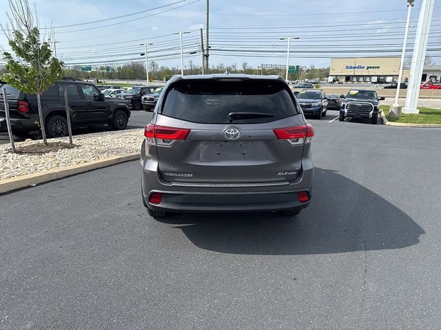 Certified 2019 Toyota Highlander XLE image 6
