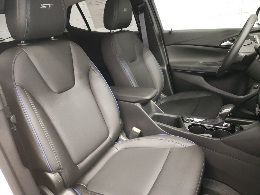 New 2026 Buick Encore GX Sport Touring image 9