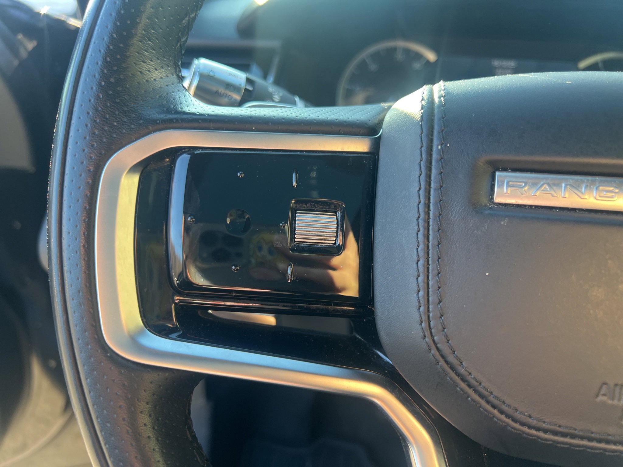 Used 2022 Land Rover Range Rover Velar S image 22