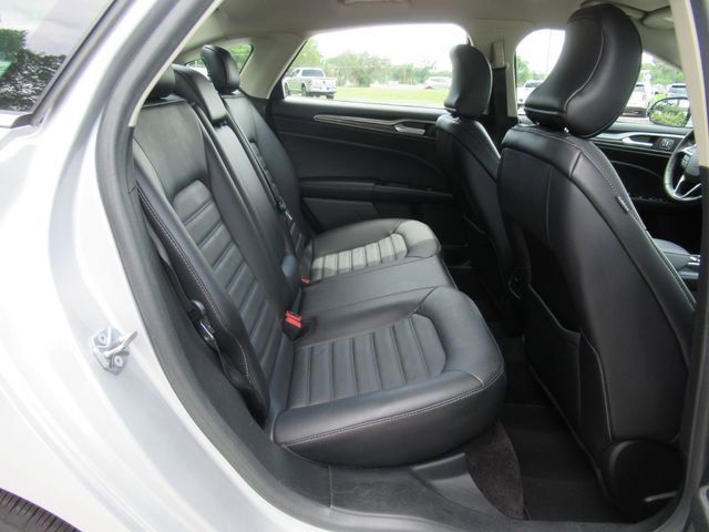 Used 2017 Ford Fusion SE w/ Fusion SE Technology Package FWD image 29