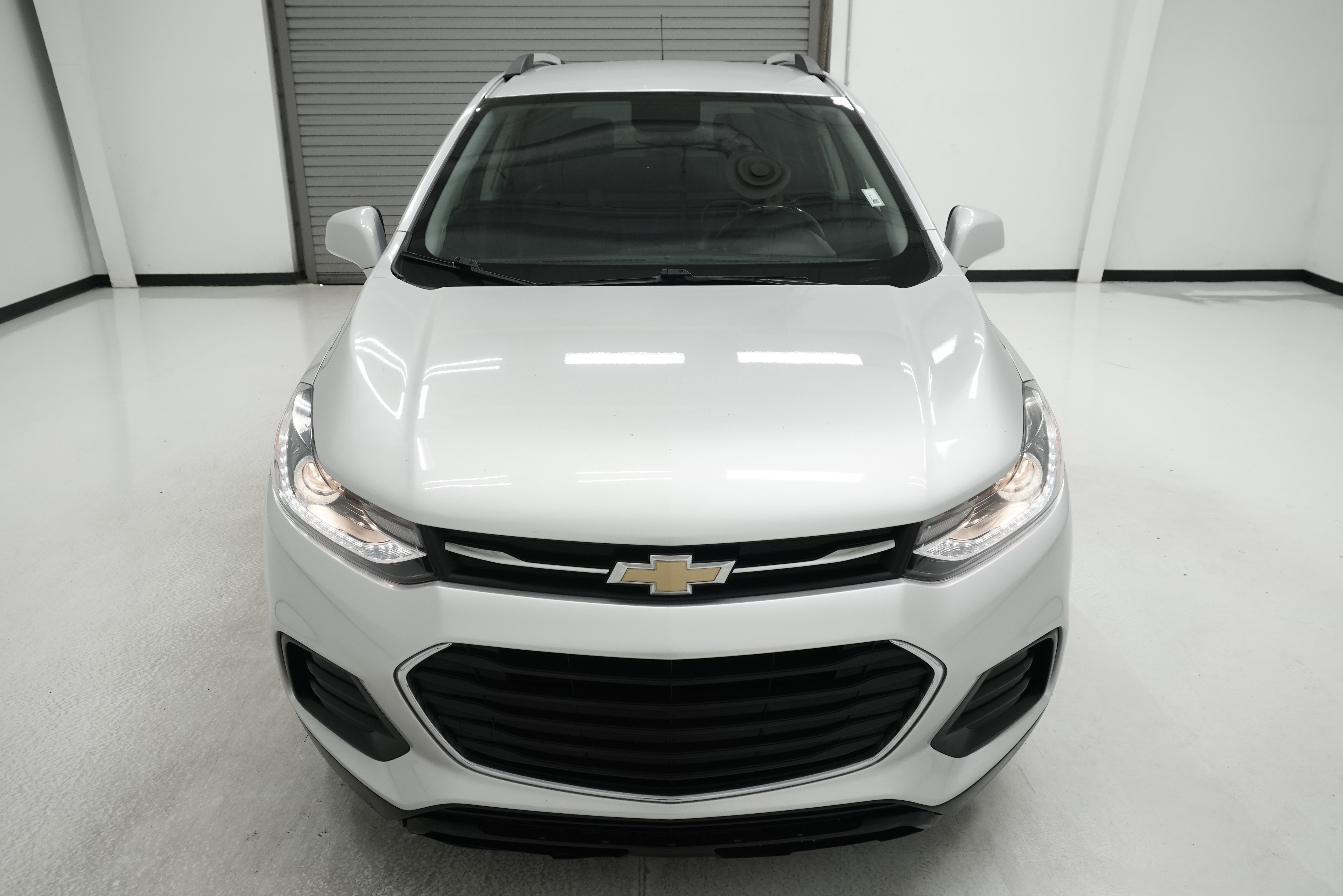 Used 2019 Chevrolet Trax LT w/ LT Convenience Package FWD image 2