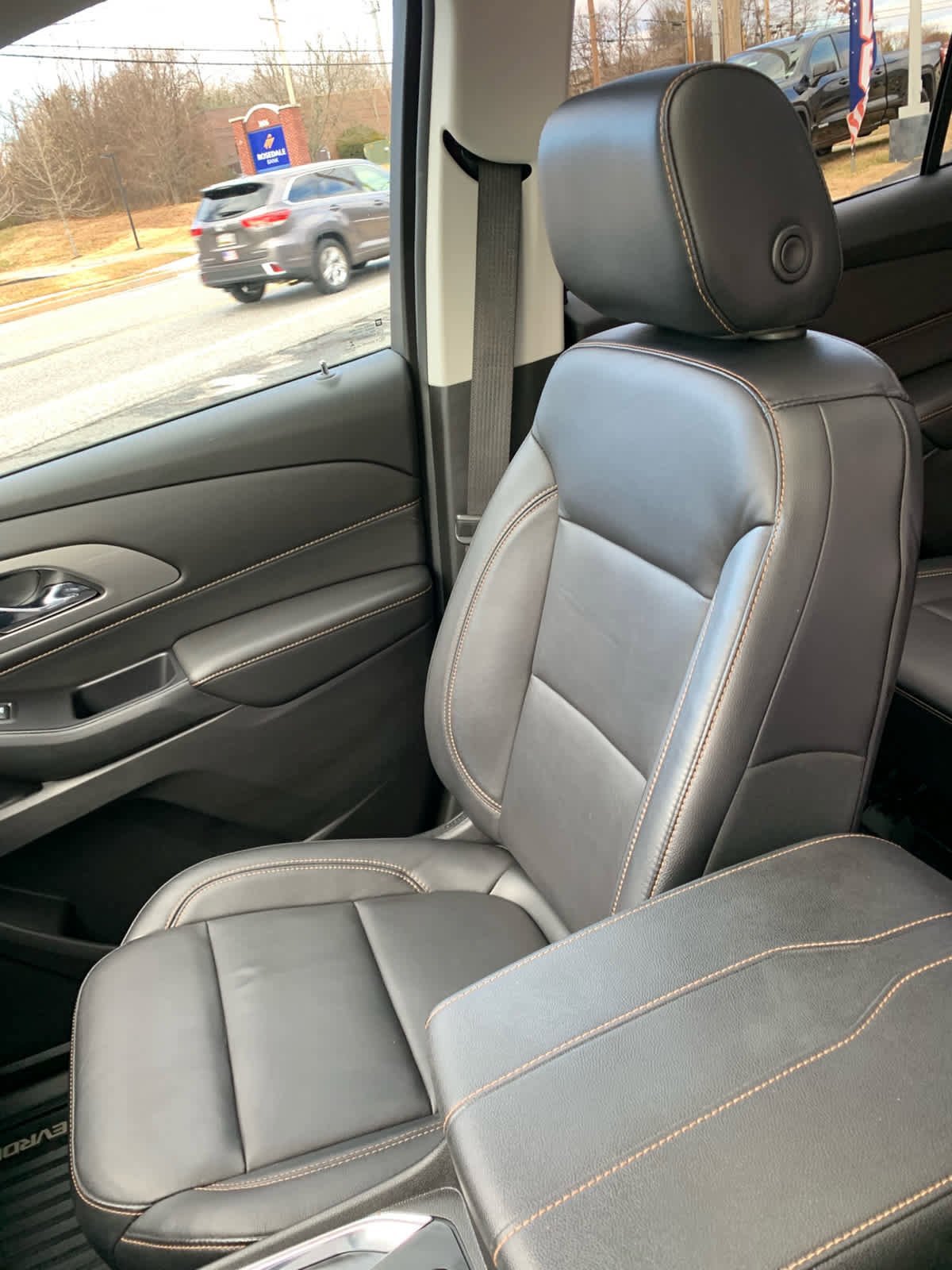 Used 2019 Chevrolet Traverse LT w/ LT Premium Package image 21