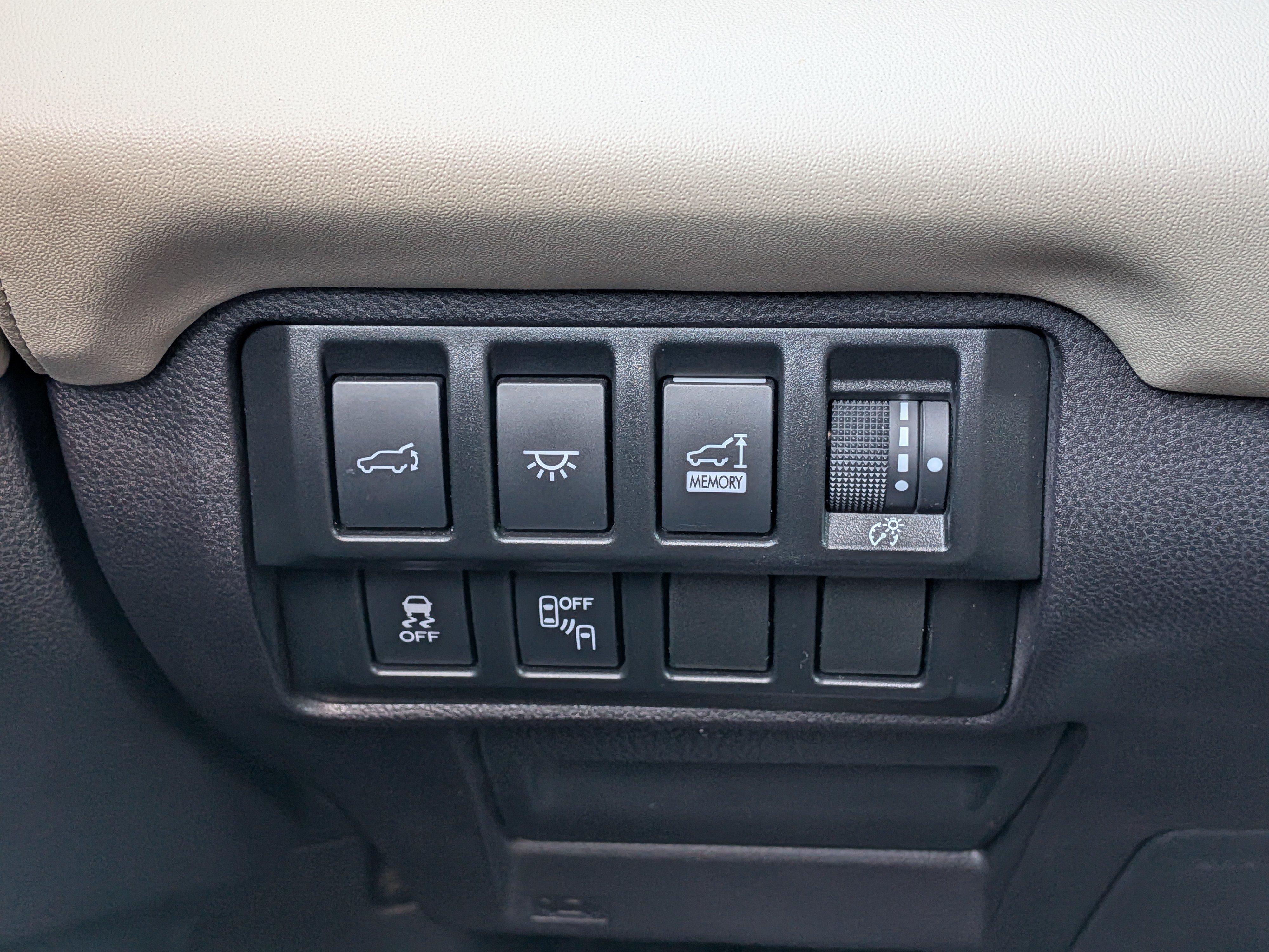 Used 2020 Subaru Ascent Touring AWD/4WD image 25