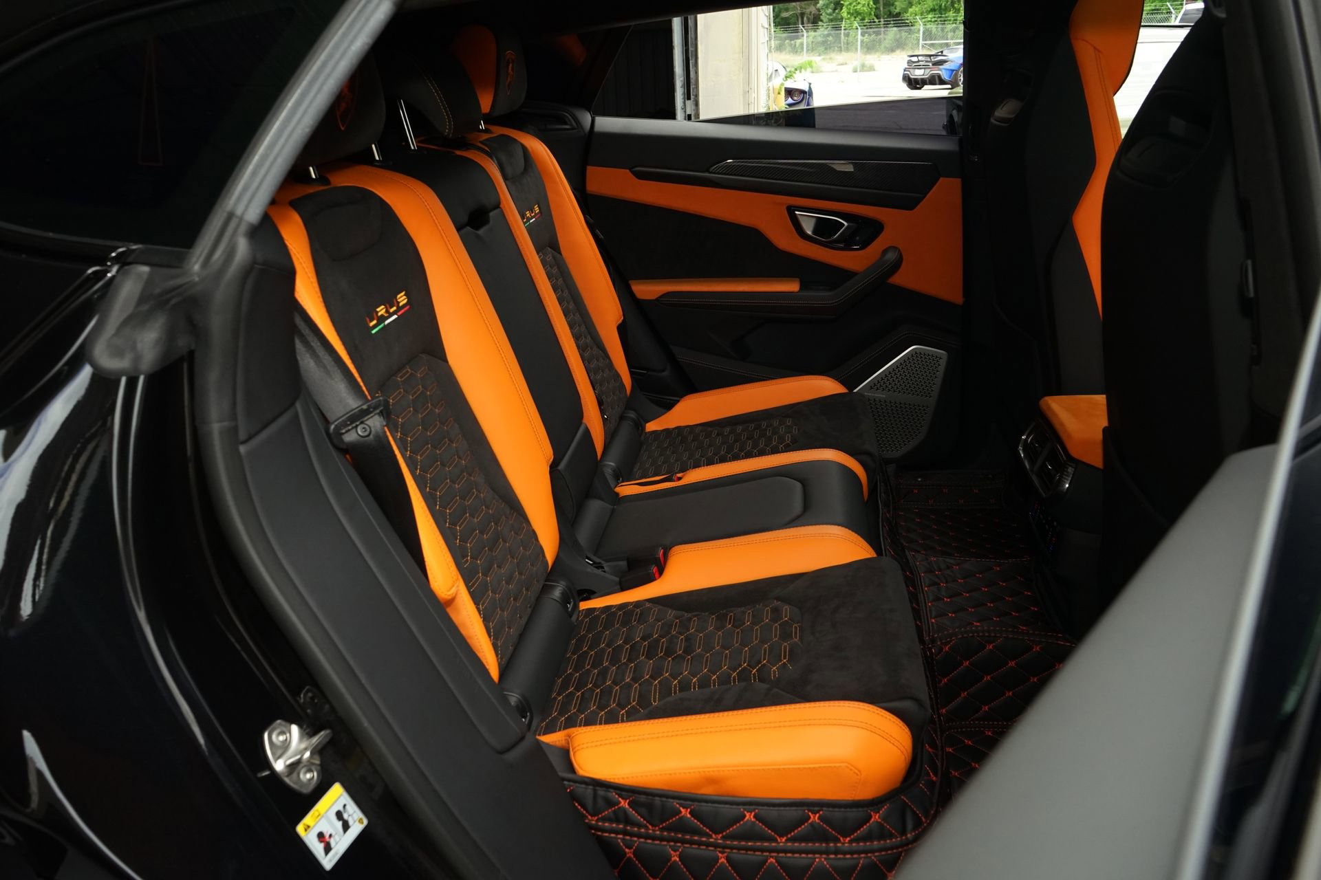 Used 2022 Lamborghini Urus image 23