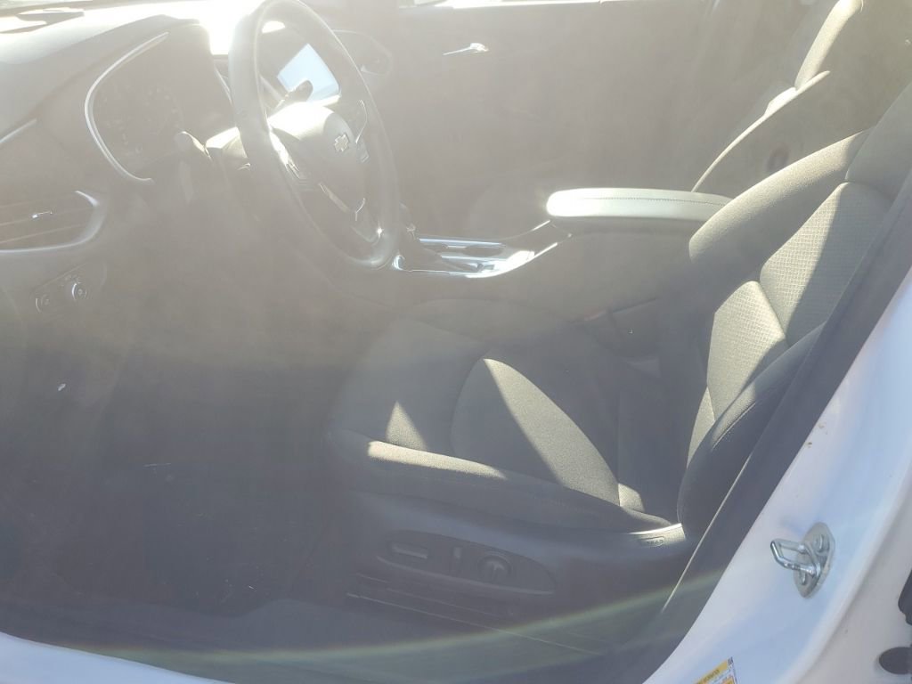 Used 2024 Chevrolet Malibu LT image 11