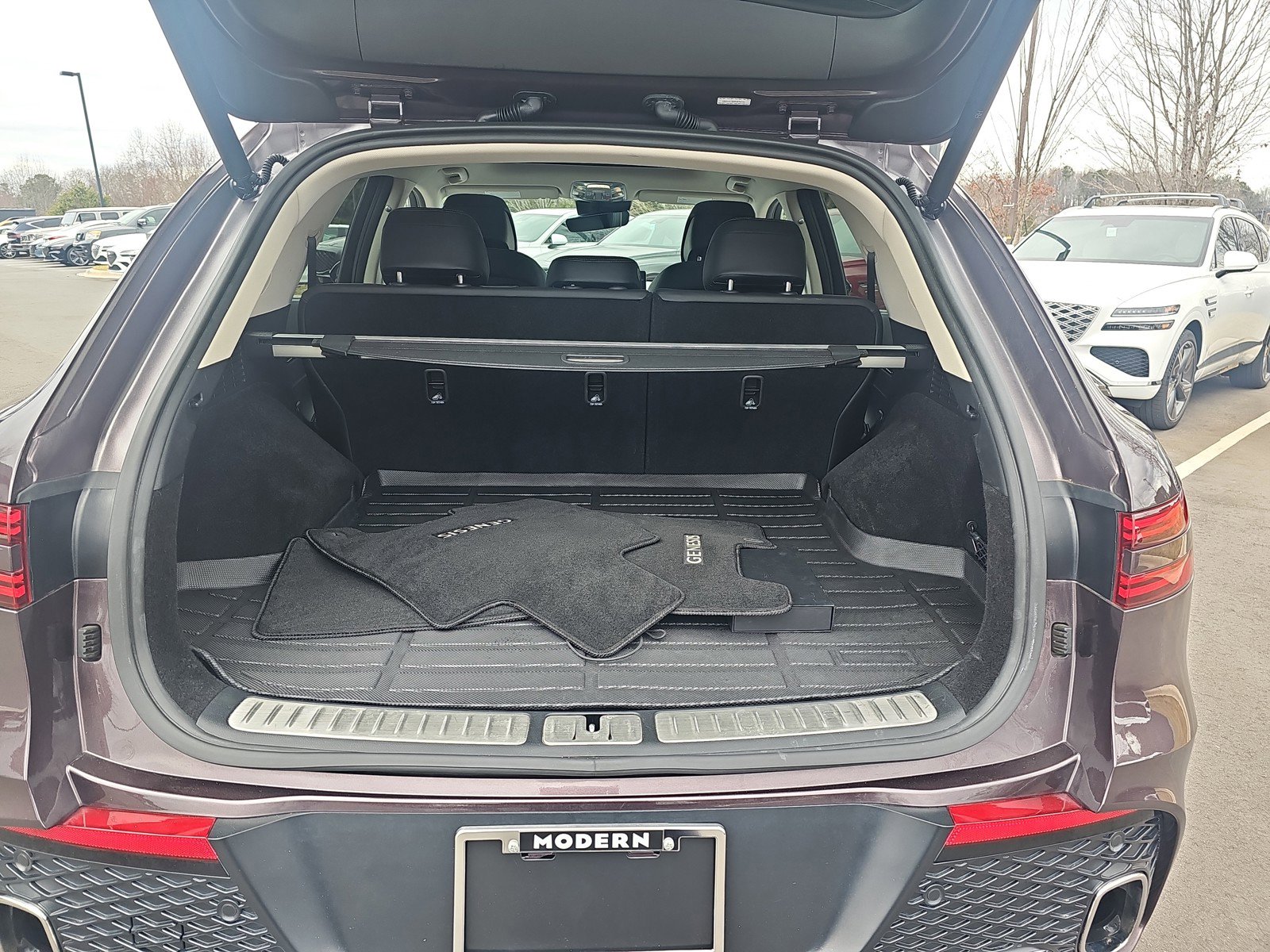 Used 2022 Genesis GV70 2.5T w/ Advanced Package image 36